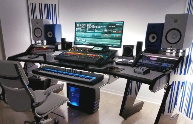Ergonomic Music Workstation Desk for Fatigue-free Sessions post thumbnail image