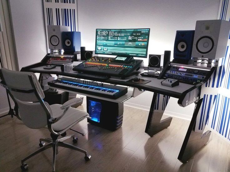 Factors to Consider When Choosing a Music Studio Desk post thumbnail image