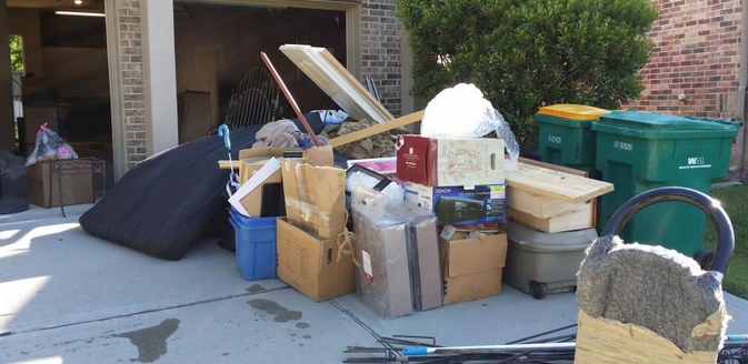 Decluttering Ambitions: Cleanout Solutions for the Tidier Los Angeles post thumbnail image